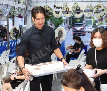พิธีสวดอภิธรรม "คุณแม่งามทิพย์ ฉัตรบริรักษ์" คืนที่สาม