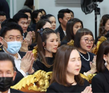 พิธีสวดอภิธรรม "คุณแม่งามทิพย์ ฉัตรบริรักษ์" คืนที่สาม