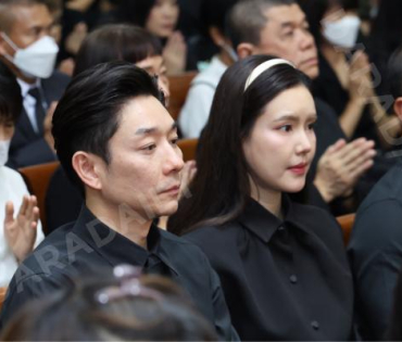 พิธีสวดอภิธรรม "คุณแม่งามทิพย์ ฉัตรบริรักษ์" คืนที่สาม