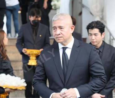 พิธีฌาปนกิจ คุณแม่เพ็กแฮม สันตินธรกุล (คุณแม่นนกุล)