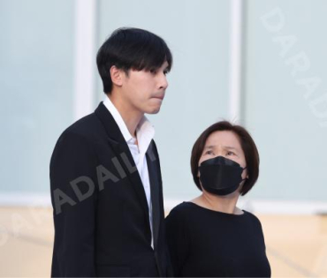 พิธีฌาปนกิจ คุณแม่เพ็กแฮม สันตินธรกุล (คุณแม่นนกุล)