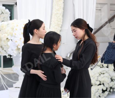 พิธีฌาปนกิจ คุณแม่เพ็กแฮม สันตินธรกุล (คุณแม่นนกุล)