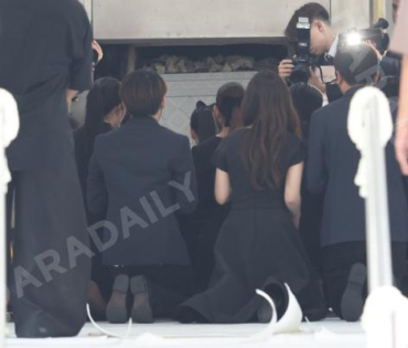 พิธีฌาปนกิจ คุณแม่เพ็กแฮม สันตินธรกุล (คุณแม่นนกุล)