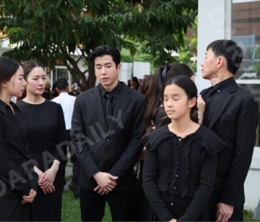 พิธีฌาปนกิจ คุณแม่เพ็กแฮม สันตินธรกุล (คุณแม่นนกุล)