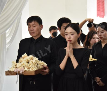 พิธีฌาปนกิจ คุณแม่เพ็กแฮม สันตินธรกุล (คุณแม่นนกุล)