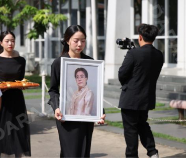 พิธีฌาปนกิจ คุณแม่เพ็กแฮม สันตินธรกุล (คุณแม่นนกุล)