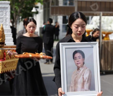 พิธีฌาปนกิจ คุณแม่เพ็กแฮม สันตินธรกุล (คุณแม่นนกุล)
