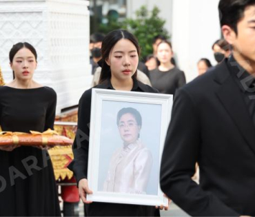 พิธีฌาปนกิจ คุณแม่เพ็กแฮม สันตินธรกุล (คุณแม่นนกุล)