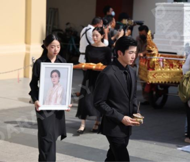 พิธีฌาปนกิจ คุณแม่เพ็กแฮม สันตินธรกุล (คุณแม่นนกุล)