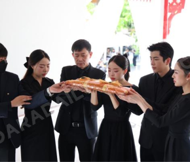 พิธีฌาปนกิจ คุณแม่เพ็กแฮม สันตินธรกุล (คุณแม่นนกุล)