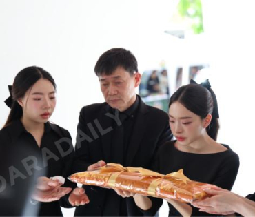 พิธีฌาปนกิจ คุณแม่เพ็กแฮม สันตินธรกุล (คุณแม่นนกุล)