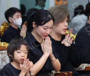 พิธีสวดอภิธรรม "คุณแม่งามทิพย์ ฉัตรบริรักษ์" คืนที่ห้า