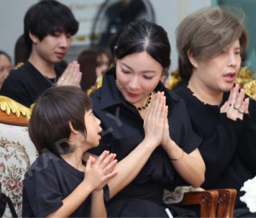 พิธีสวดอภิธรรม "คุณแม่งามทิพย์ ฉัตรบริรักษ์" คืนที่ห้า
