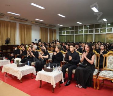 พิธีสวดอภิธรรม "คุณแม่งามทิพย์ ฉัตรบริรักษ์" คืนที่ห้า