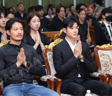 พิธีสวดอภิธรรม "คุณแม่งามทิพย์ ฉัตรบริรักษ์" คืนที่หก