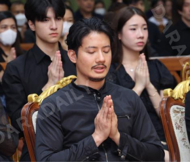 พิธีสวดอภิธรรม "คุณแม่งามทิพย์ ฉัตรบริรักษ์" คืนที่หก
