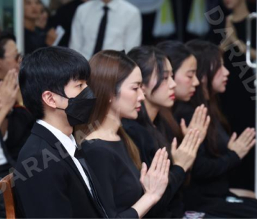 พิธีสวดอภิธรรม "คุณแม่งามทิพย์ ฉัตรบริรักษ์" คืนที่หก