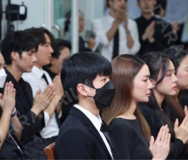 พิธีสวดอภิธรรม "คุณแม่งามทิพย์ ฉัตรบริรักษ์" คืนที่หก