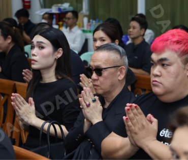 พิธีสวดอภิธรรม "คุณแม่งามทิพย์ ฉัตรบริรักษ์" คืนที่หก