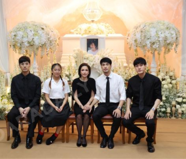 พิธีสวดอภิธรรม "คุณแม่งามทิพย์ ฉัตรบริรักษ์" คืนที่หก