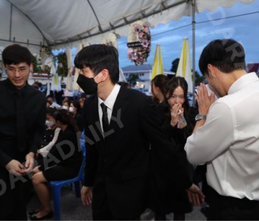พิธีสวดอภิธรรม "คุณแม่งามทิพย์ ฉัตรบริรักษ์" คืนที่หก
