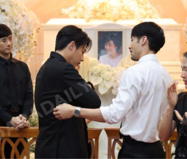 พิธีสวดอภิธรรม "คุณแม่งามทิพย์ ฉัตรบริรักษ์" คืนที่เจ็ด