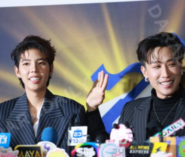 งาน SIAMRATH AWARDS 2025พบกับ “กลัฟ คณาวุฒิ, นุ๊ก ธนดล – ป๊ายปาย โอริโอ้