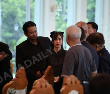 พิธีฌาปณกิจคุณพ่อของ"เก๋ไก๋ ณัฐธิชา" ณ วัดพระศรีมหาธาตุ