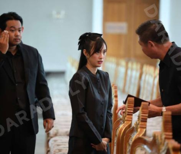 พิธีฌาปณกิจคุณพ่อของ"เก๋ไก๋ ณัฐธิชา" ณ วัดพระศรีมหาธาตุ
