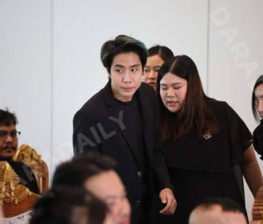 พิธีฌาปณกิจคุณพ่อของ"เก๋ไก๋ ณัฐธิชา" ณ วัดพระศรีมหาธาตุ