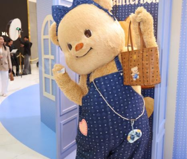  MCM x ButterBear พบ "น้องเนย (ButterBear), เบ็คกี้-รีเบคก้า,แจ็คกี้-จักริน"