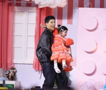 งาน“ซัมซุงกาแลคซี่ เปิดตี้หมูกระทะ”