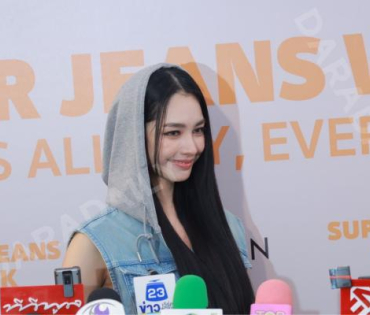 งาน "ROBINSON SUPER JEANS WEEK"