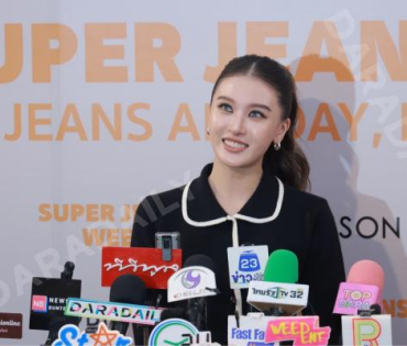 งาน "ROBINSON SUPER JEANS WEEK"