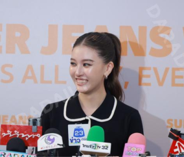 งาน "ROBINSON SUPER JEANS WEEK"