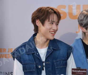 งาน "ROBINSON SUPER JEANS WEEK"