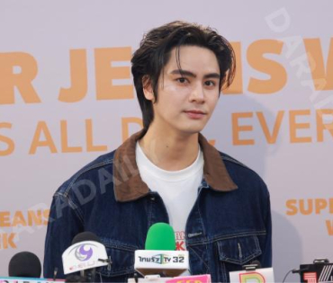 งาน "ROBINSON SUPER JEANS WEEK"