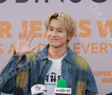 งาน "ROBINSON SUPER JEANS WEEK"