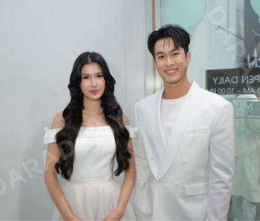 งานเปิดไฟต้นคริสต์มาส MBK Center Sparkling Happiness Light Up Ceremony