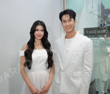 งานเปิดไฟต้นคริสต์มาส MBK Center Sparkling Happiness Light Up Ceremony