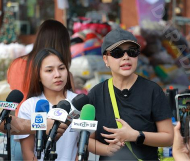 ภาพบรรยากาศรับบริจาคช่วยน้ำท่วม เจนนี่ ได้หมดถ้าสดชื่น