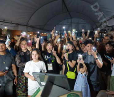 ภาพบรรยากาศรับบริจาคช่วยน้ำท่วม เจนนี่ ได้หมดถ้าสดชื่น