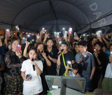 ภาพบรรยากาศรับบริจาคช่วยน้ำท่วม เจนนี่ ได้หมดถ้าสดชื่น