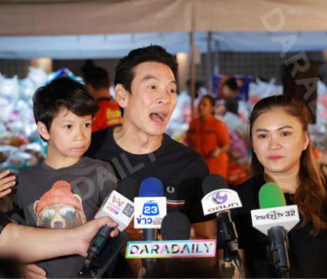 ภาพบรรยากาศรับบริจาคช่วยน้ำท่วม เจนนี่ ได้หมดถ้าสดชื่น