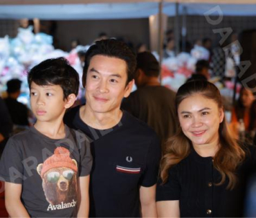 ภาพบรรยากาศรับบริจาคช่วยน้ำท่วม เจนนี่ ได้หมดถ้าสดชื่น