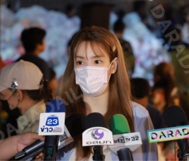 ภาพบรรยากาศรับบริจาคช่วยน้ำท่วม เจนนี่ ได้หมดถ้าสดชื่น