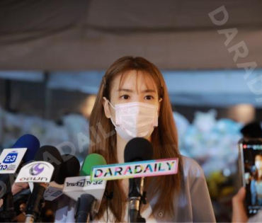 ภาพบรรยากาศรับบริจาคช่วยน้ำท่วม เจนนี่ ได้หมดถ้าสดชื่น