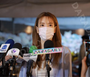 ภาพบรรยากาศรับบริจาคช่วยน้ำท่วม เจนนี่ ได้หมดถ้าสดชื่น