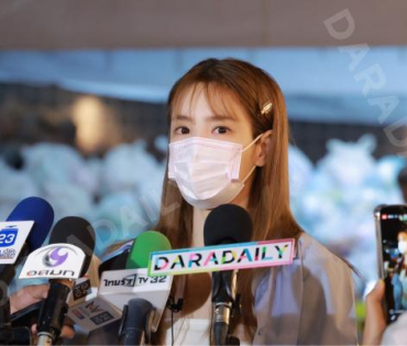 ภาพบรรยากาศรับบริจาคช่วยน้ำท่วม เจนนี่ ได้หมดถ้าสดชื่น