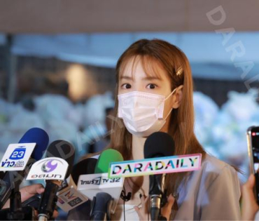 ภาพบรรยากาศรับบริจาคช่วยน้ำท่วม เจนนี่ ได้หมดถ้าสดชื่น